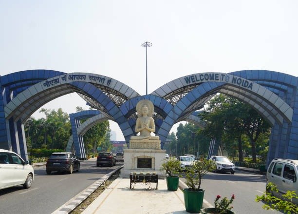 Dehradun to Noida & Greater Noida Cab