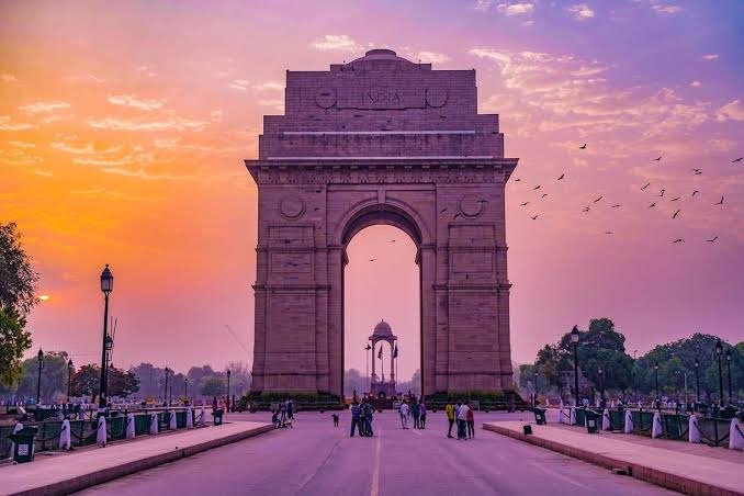 Dehradun to Delhi Cab Service